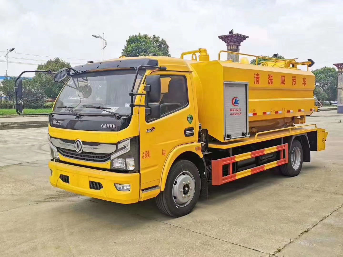 國(guó)六東風(fēng)多利卡聯(lián)合疏通車(chē)：管道清淤保障安全度汛