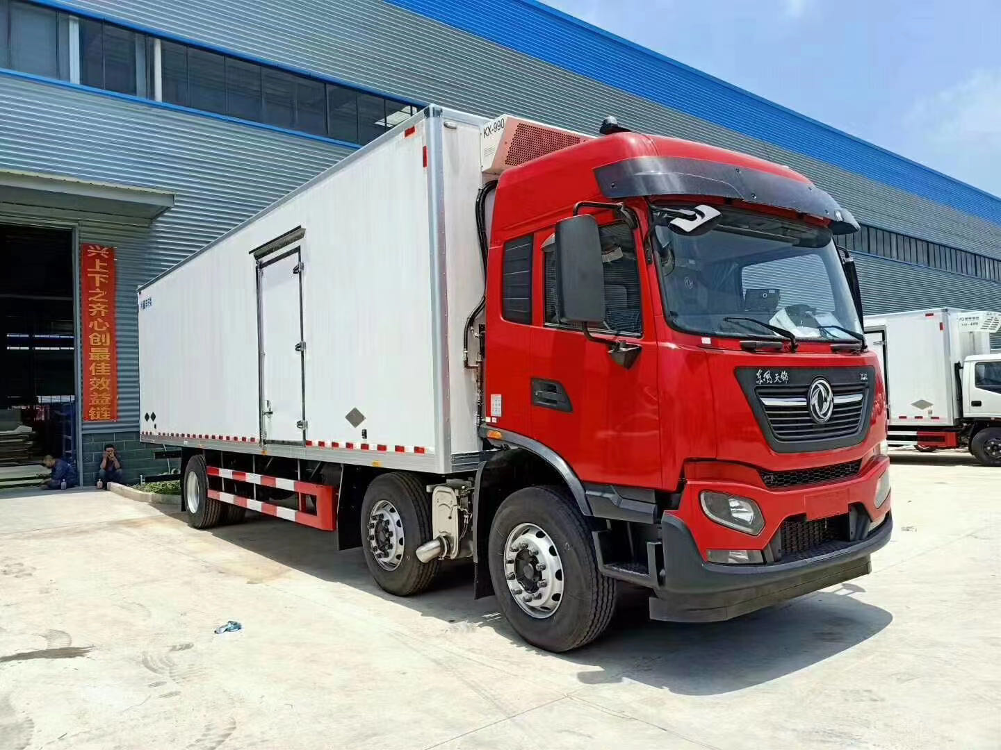 移動(dòng)屠宰車(chē)匹配東風(fēng)天錦小三軸KR冷藏車(chē)廂體尺寸可選