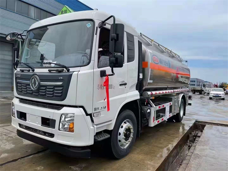 東??天風(fēng)??錦17.3立方鋁合金運油車