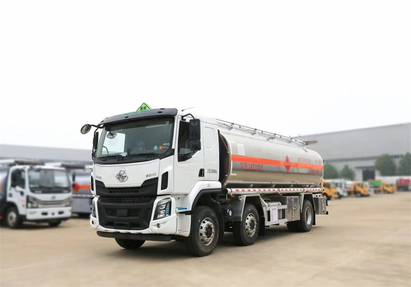 國六柳汽乘龍6*2運(yùn)油車