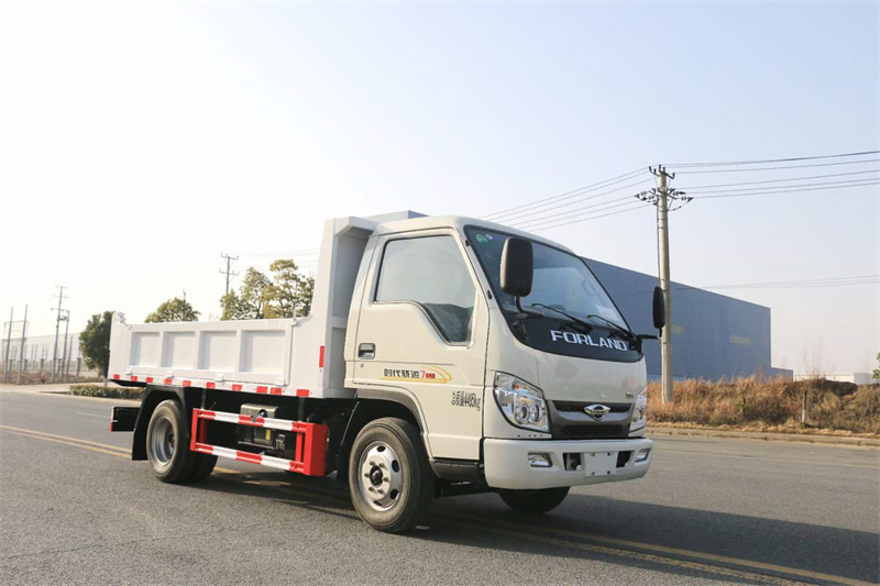 福田時(shí)代驍運(yùn)藍(lán)牌自卸垃圾車(chē)