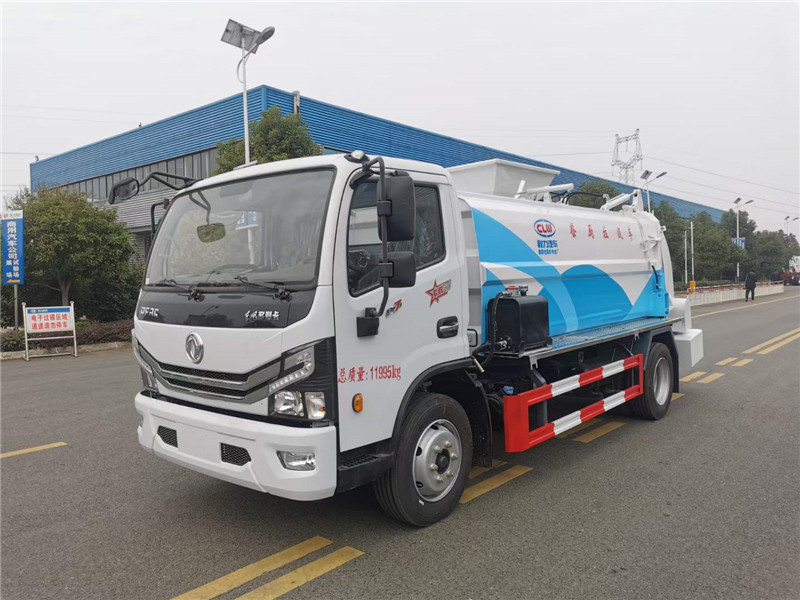 國(guó)六東風(fēng)8方餐廚垃圾車