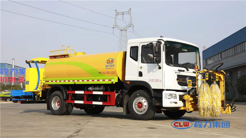 防撞車、護(hù)欄清洗車、灑水車三合一