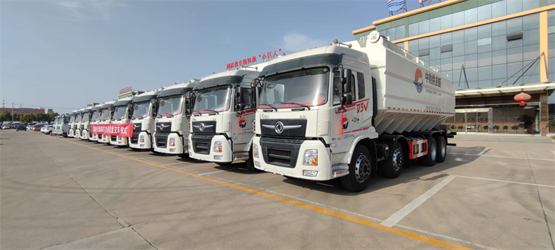 中豹供應鏈東風散裝飼料車數智農牧引領未來