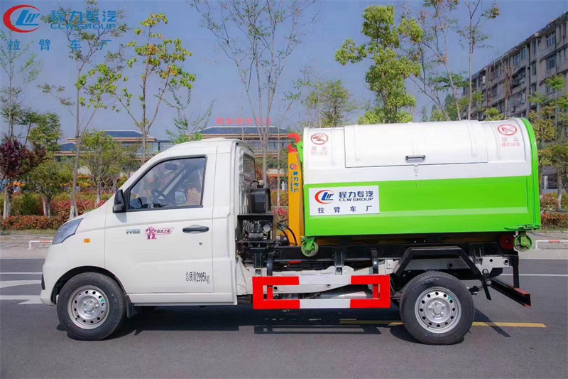 藍牌福田3方勾臂垃圾車
